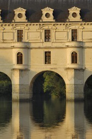 France, Indre-et-Loire (37), château de Chenonceau de style Renaissance qui enjambe le Cher, édifié de 1513 à 1521