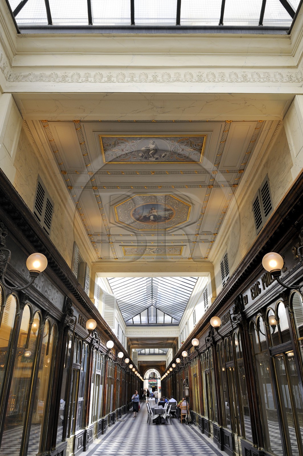 France, Paris (75), Galerie Vero-Dodat entre la rue Jean-Jacques-Rousseau et la rue du Bouloi