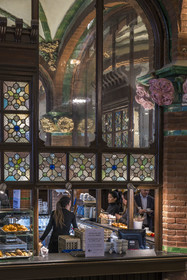 Spain, Catalonia, Barcelona, Palau de la Musica Catalana (Catalan Music Palace), concert hall designed by the architect of Catalan modernism Lluis Domènech i Montaner, a UNESCO World Heritage Site, the restaurant in the foyer