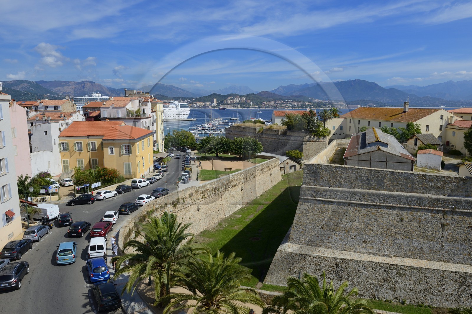 France, Corse-du-Sud (2A), Ajaccio, la Citadelle dans la vieille ville et le port