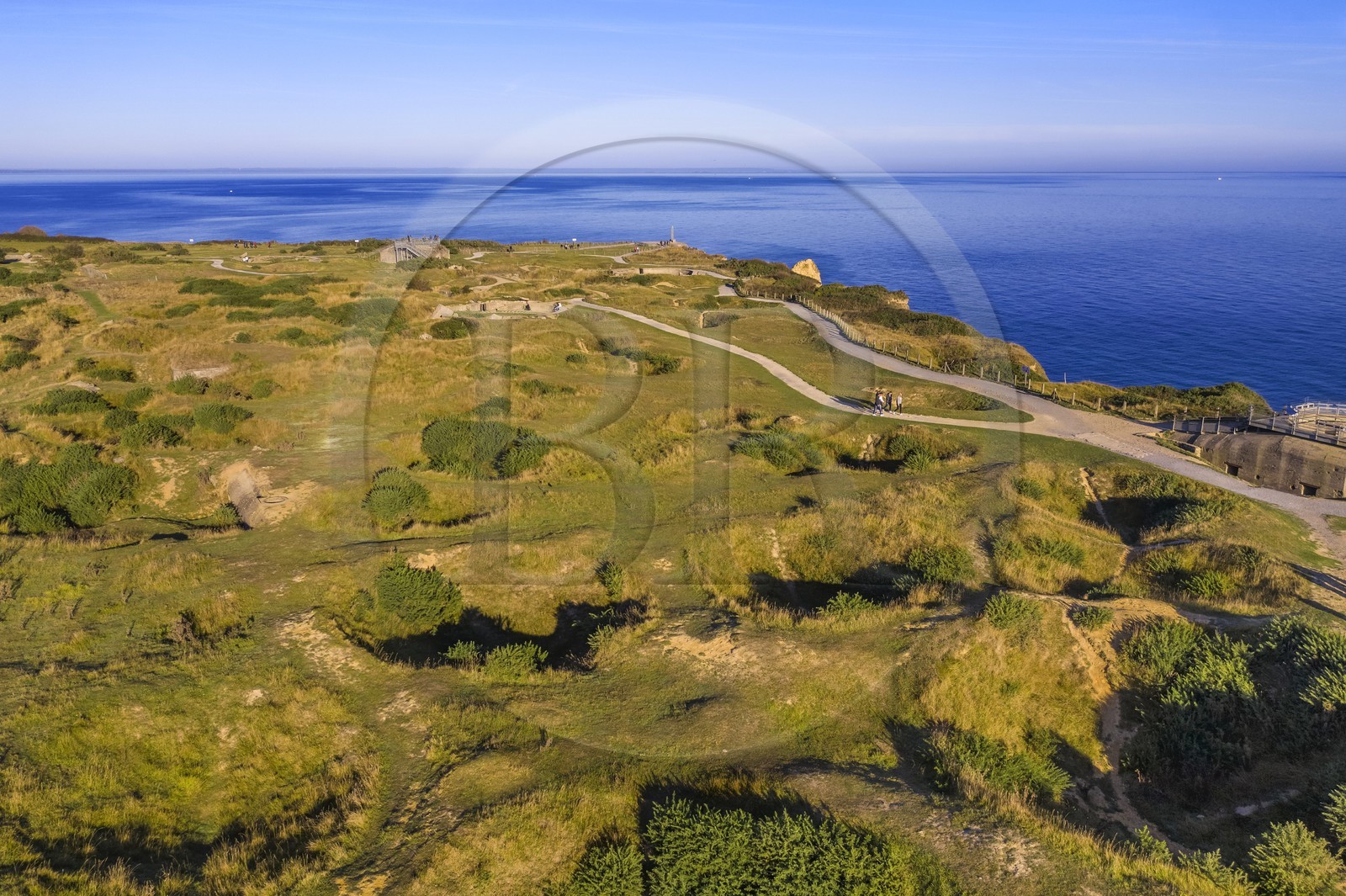 France, Calvados (14), Cricqueville-en-Bessin, la Pointe du Hoc, ruines des fortifications allemandes et les trous d'obus du débarquement du 6 juin 1944 lors de la seconde guerre mondiale (vue aérienne)