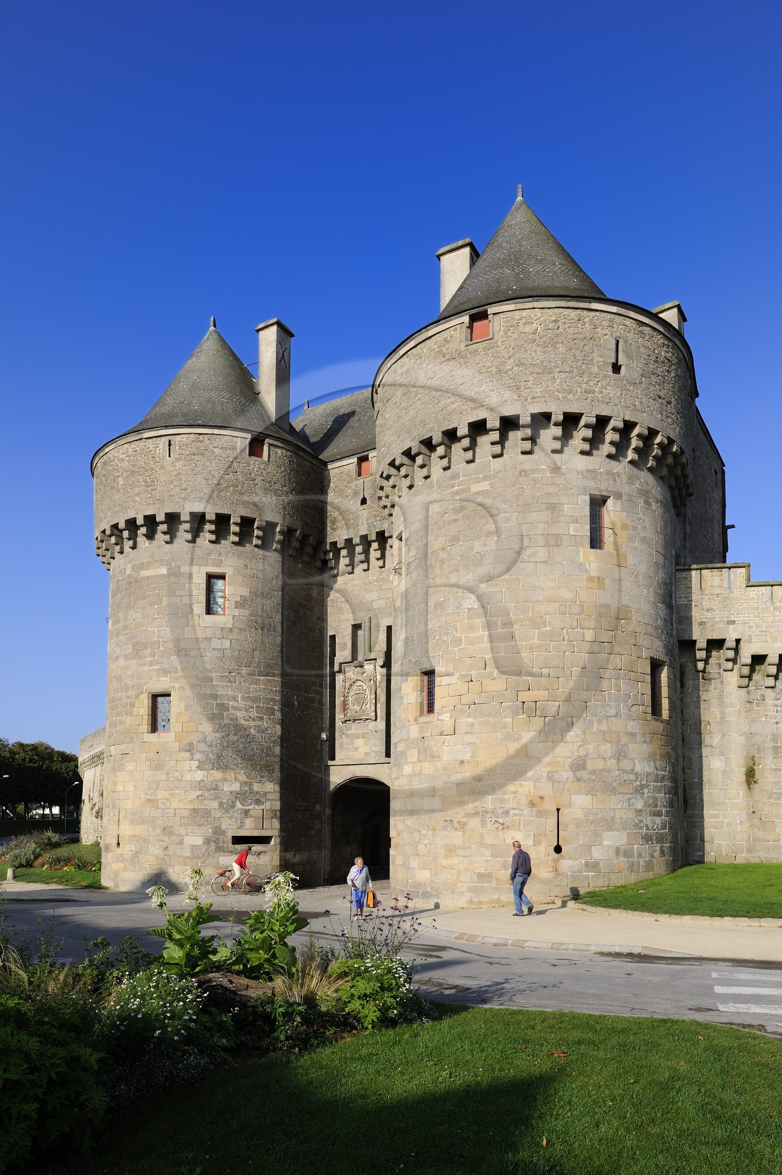France, Loire-Atlantique (44), la cité médiévale de Guérande, la Porte Saint Michel et musée du Pays de Guérande