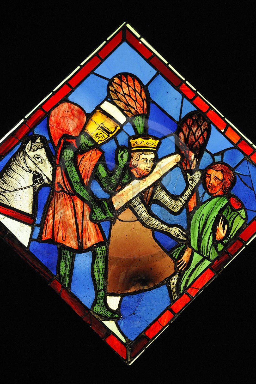 France, Paris (75), musée du Moyen-Age, ancien hôtel de Cluny, vitrail de la Sainte-Chapelle à Paris, chevalier égorgeant un roi