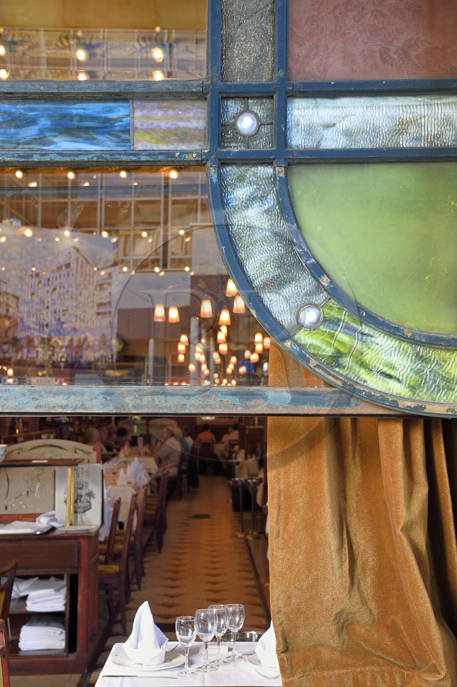 France, Meurthe-et-Moselle (54), Nancy, brasserie Excelsior (Brasserie Flo) de 1910, de style Art Nouveau Ecole de Nancy, les vitraux sont de Jacques Gruber