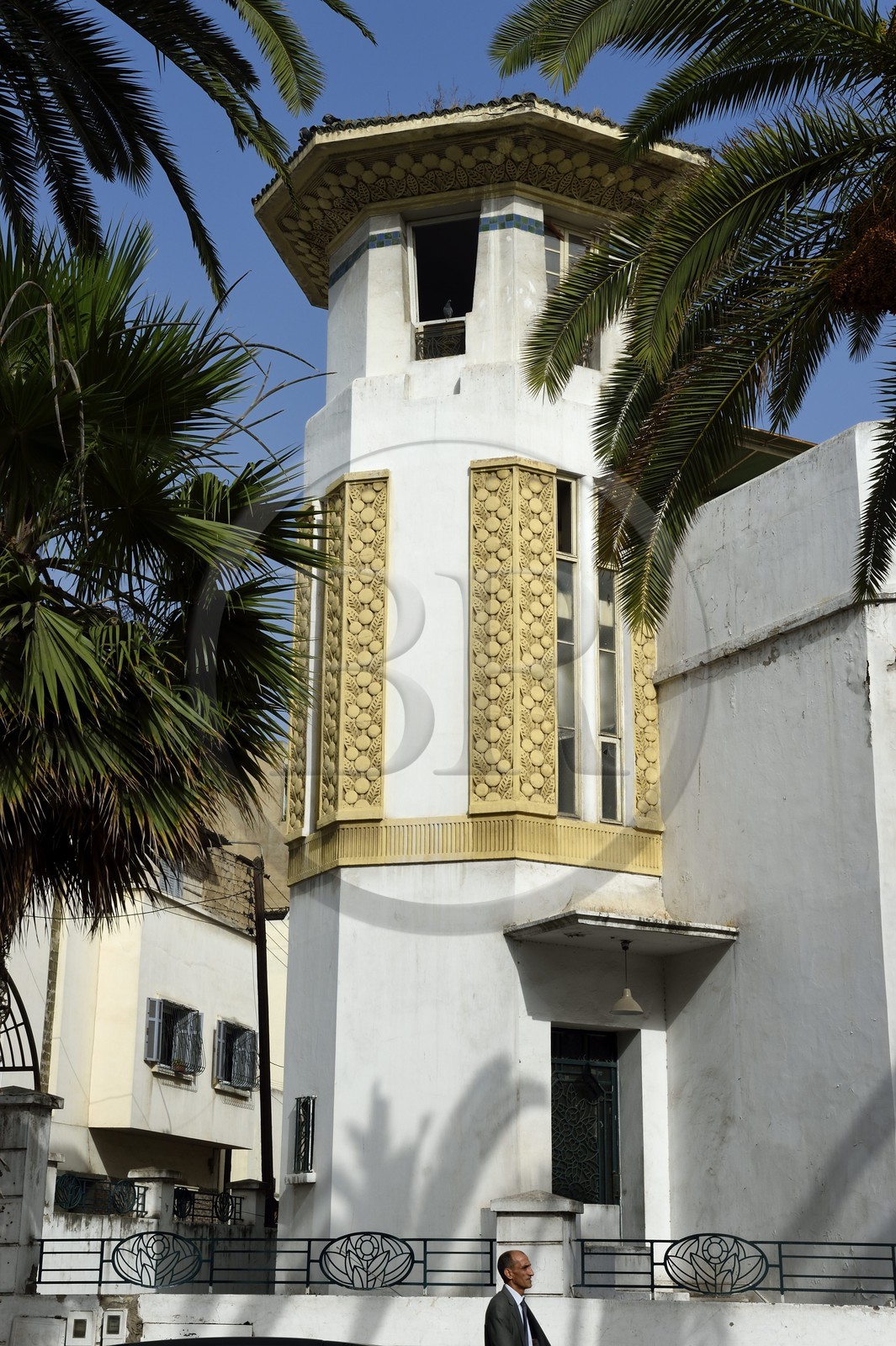 Maroc, Casablanca, villa dite des Tourelles à l'angle de la rue d'Alger et du boulevard Rachidi, architecte Marius Boyer (1930)