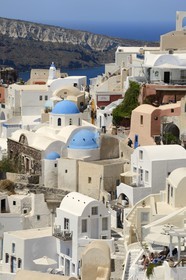 Grèce, Les Cyclades, mer Égée, île de Santorin (Thira ou Théra), le village de Oia qui surplombe la Caldera
