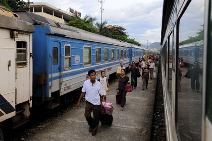 Vietnam, train de Hanoï à Lao Cai, arrivée du train de nuit