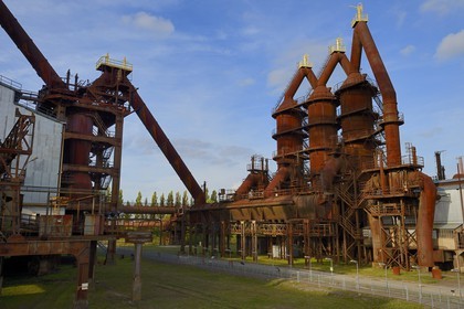 France, Moselle (57), Vallée de la Fensch, usine sidérurgique d'Uckange, Parc du Haut-fourneau U4, batiment de l'épuration des gaz