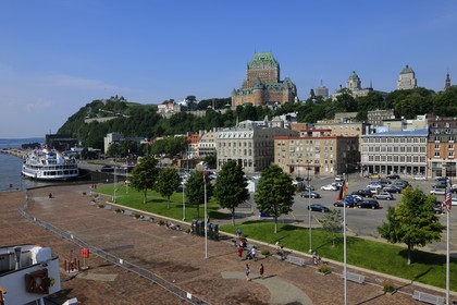 Canada, province de Québec, ville de Québec, Vieux-Québec classé Patrimoine Mondial de l' UNESCO, château Frontenac depuis le port sur le fleuve Saint-Laurent