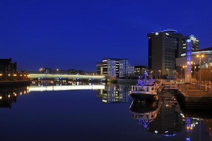 Royaume-Uni, Irlande du Nord, Belfast, le waterfront  au bord de la rivière Lagan