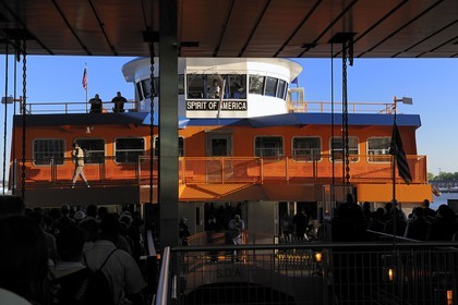 Etats-Unis, New York, Manhattan, embarquement du ferry pour Staten Island