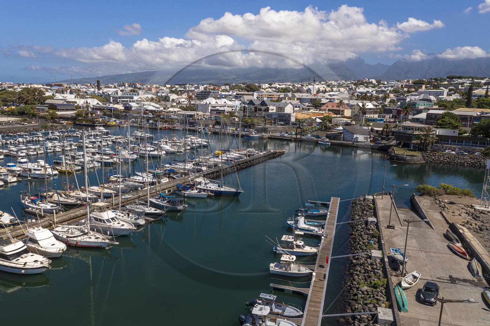 France, Ile de la Reunion, ville de Saint-Pierre, le port de plaisance et de peche (vue aérienne)