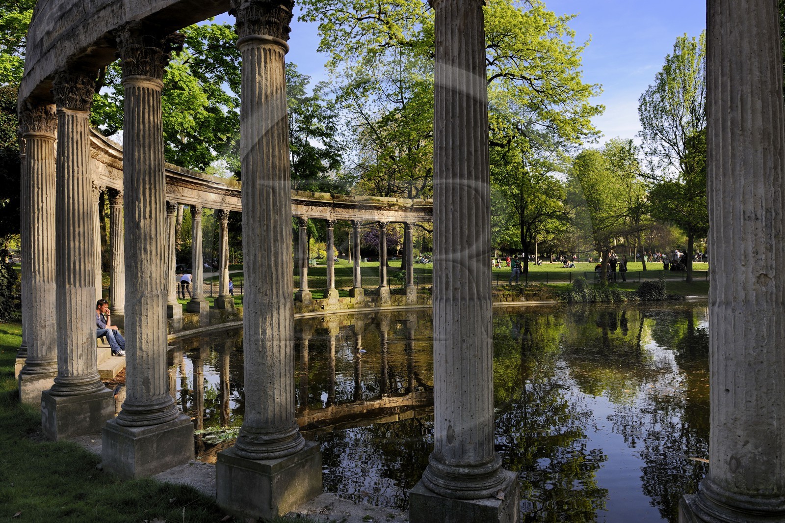 France, Paris, Monceau Park, colonnade on the pond