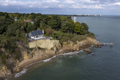 France, Loire-Atlantique (44), Estuaire de la Loire, Saint-Nazaire, pointe de l'Eve, phare d'Aiguillon (vue aérienne)