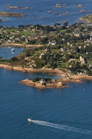 France, Côtes-d'Armor (22), Ile de Bréhat, côte sud (vue aérienne)