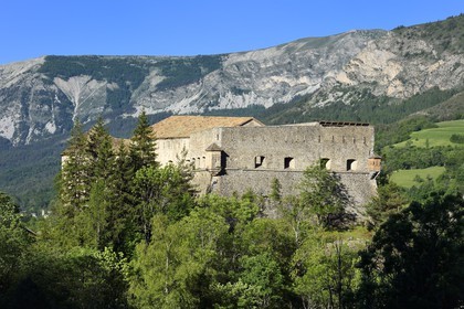 France, Alpes-de-Haute-Provence (04), Parc National du Mercantour et la vallée du Haut-Verdon, Colmars-les-Alpes fortifiée par Vauban à la fin du XVIIe siècle, le fort de Savoie ou fort Desaix