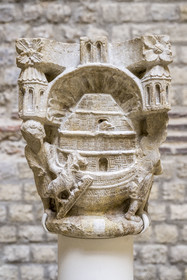 France, Paris, Musée de Cluny - Musée national du Moyen-Age (Middle Ages Museum in the former Hotel de Cluny), capital of the cloister of the abbey of Sant Pere de Rodes (Catalonia), end of the 12th century, Noah's ark