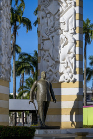 France, Guyane, Cayenne, place des Palmistes, monument érigé en 1957 en hommage à Félix Éboué, né à Cayenne, administrateur colonial, résistant de la première heure durant la Seconde Guerre mondiale, compagnon de la Libération et homme politique français