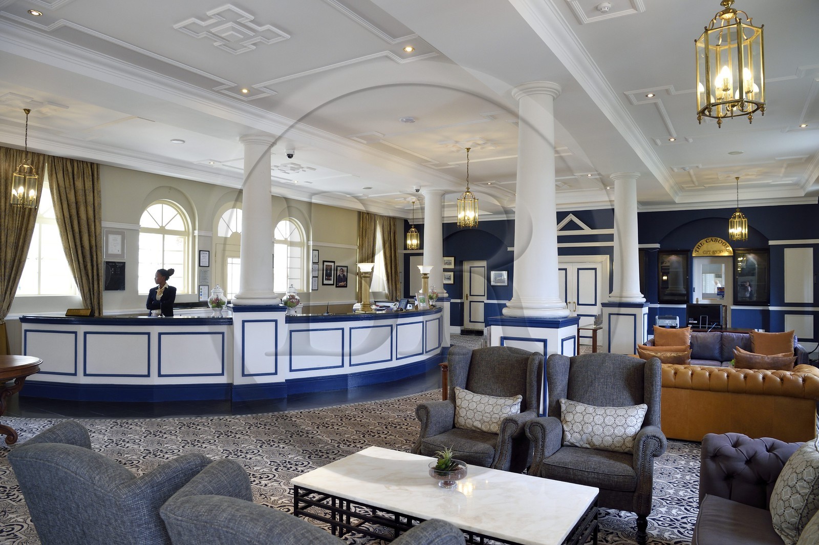 Namibie, région de Erongo, la station balnéaire de Swakopmund fondée en 1892 par des colons allemands, hall d'accueil de l'Hotel Swakopmund dans l'ancien batiment de la gare