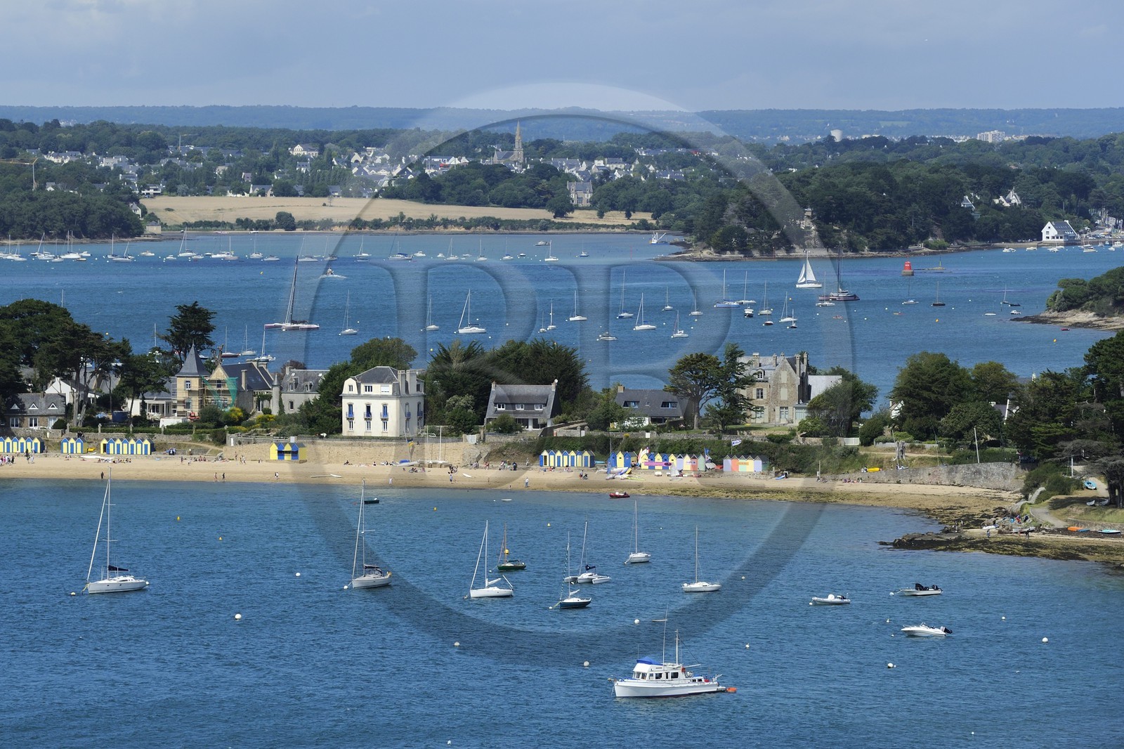 France, Morbihan, Gulf of Morbihan (Golfe du Morbihan), Ile aux Moines, Lerio Beach (aerial view)