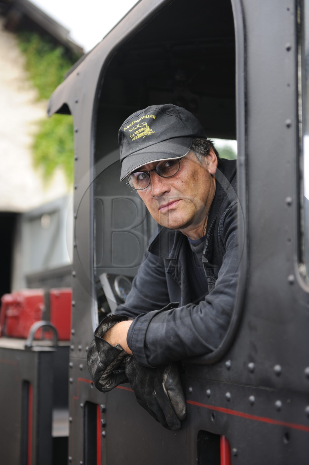 France, Moselle (57), Abreschviller, le petit train anciennement train forestier, conducteur de locomotive