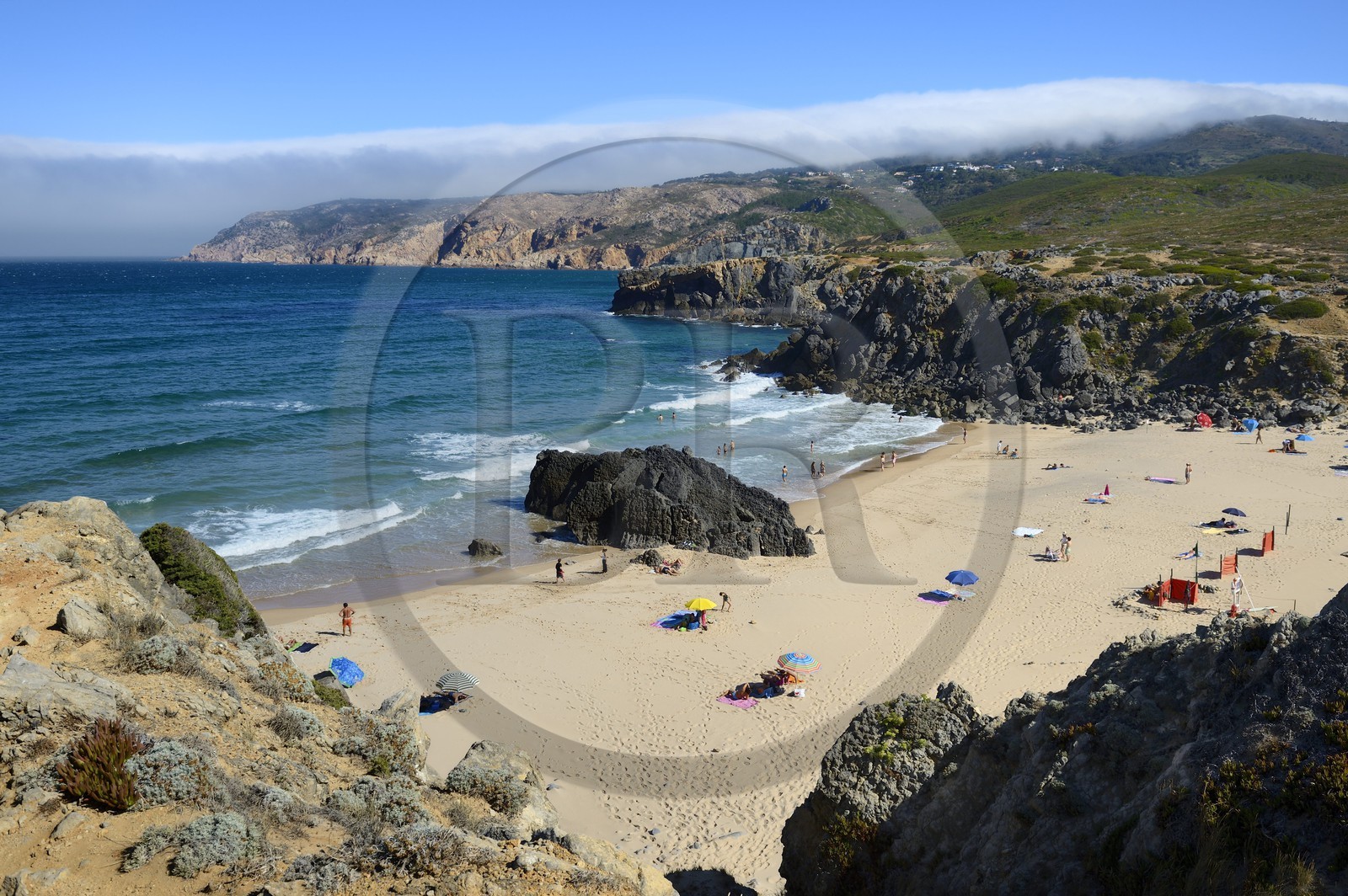 Portugal, région de Lisbonne, Cascais, petite plage sauvage de Abano au nord de la plage de Guincho sur la côte d'Estoril