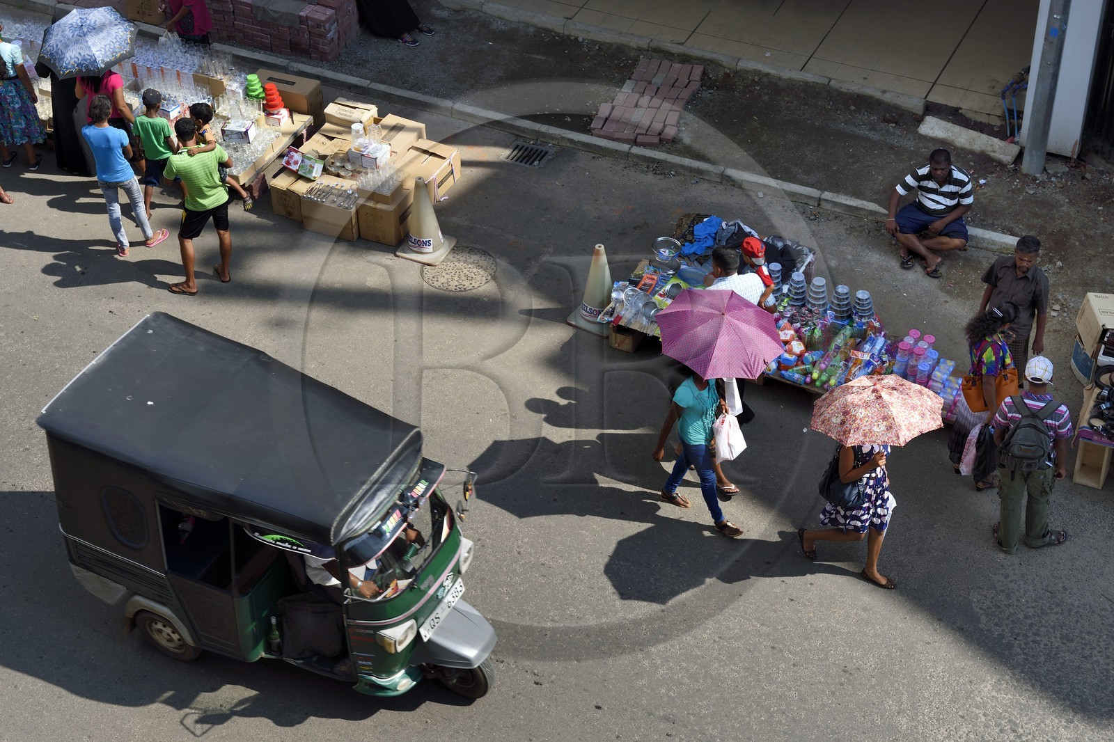 Sri Lanka, Western Province, Colombo District, Colombo, the lively Pettah Bazaar in Main street