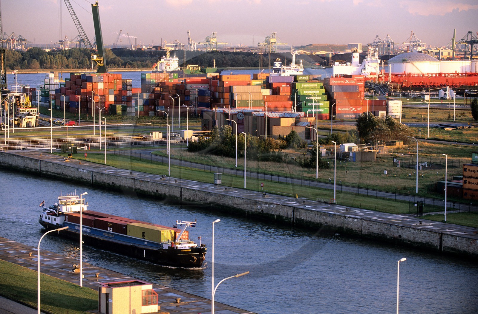 Belgique, Anvers (Antwerpen), port industriel et commercial