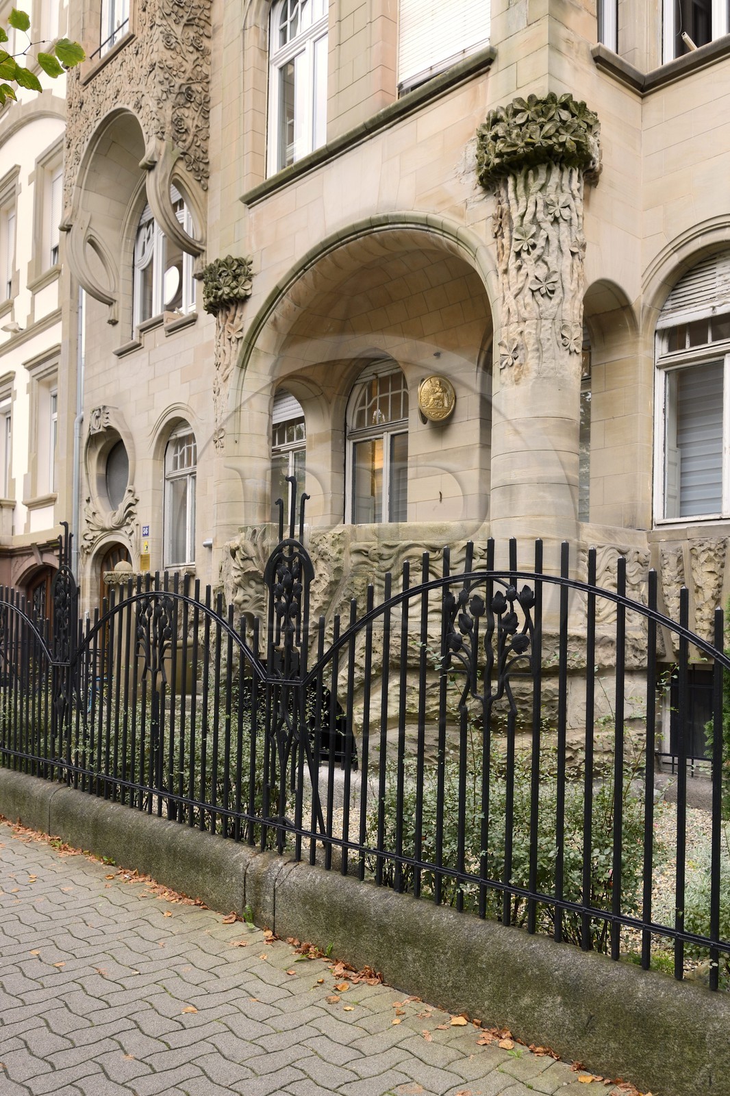 France, Bas-Rhin (67), Strasbourg, quartier de la Neustadt datant de la periode allemande, immeuble Jugendstil au 56 allée de la Robertsau