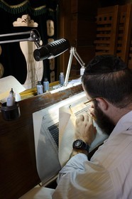 Israel, désert du Neguev, forteresse de Massada, classée Patrimoine Mondial de l'UNESCO, synagogue, copie à la plume de la Torah