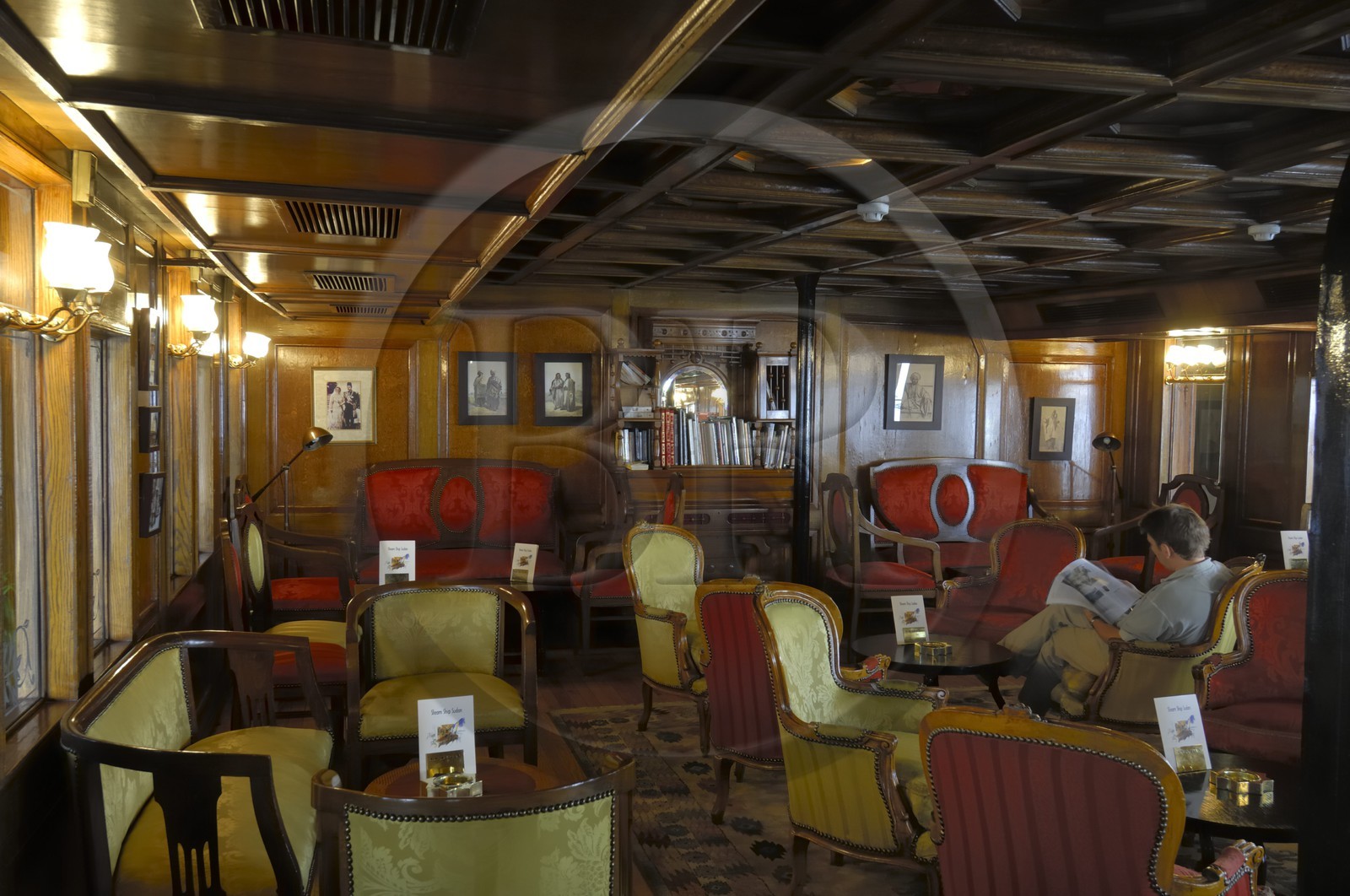 Egypte, Haute Egypte, croisière sur le Nil entre Louxor et Assouan, le Steam Ship Sudan, le salon
