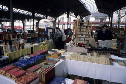 France, Paris (75), marché aux livres anciens, square Georges Brassens, Paris 15
