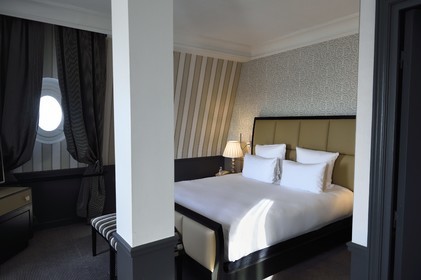 France, Calvados (14), Pays d'Auge, la côte Fleurie, Cabourg, le Grand Hotel, chambre sous les toits