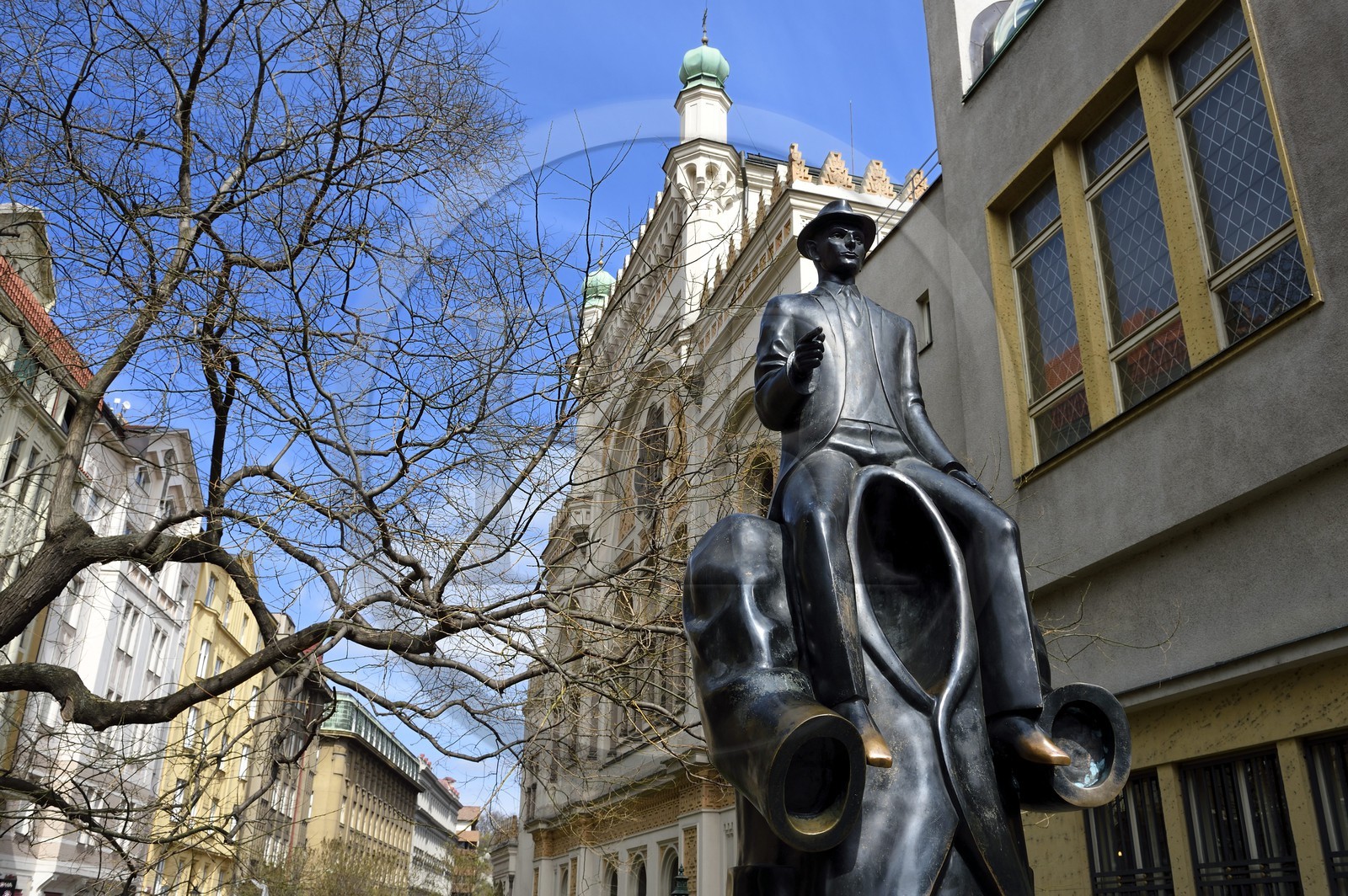 Czech Republic, Prague, historical centre listed as World Heritage by UNESCO, Jewish District of Josefov, statue of Kafka by Jaroslav Rona in front of the Spanish synagogue