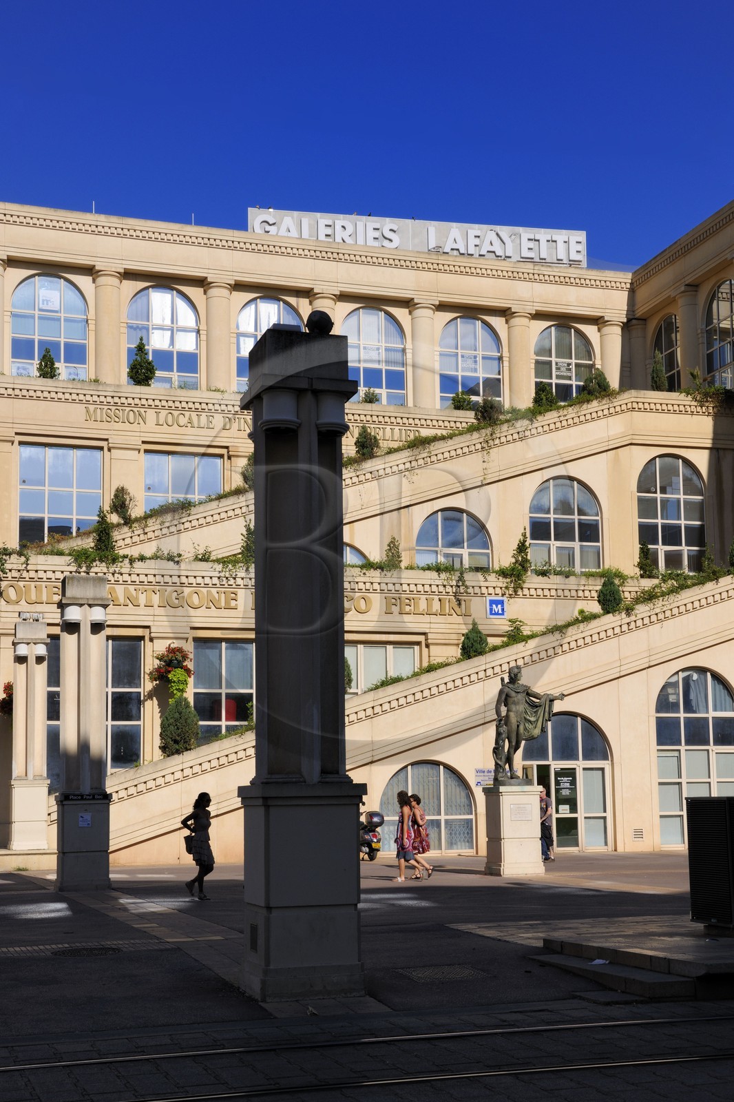 France, Hérault (34), Montpellier, quartier Antigone de l'architecte Ricardo Bofill, les Echelles de la Ville abritent la médiathèque Federico Fellini
