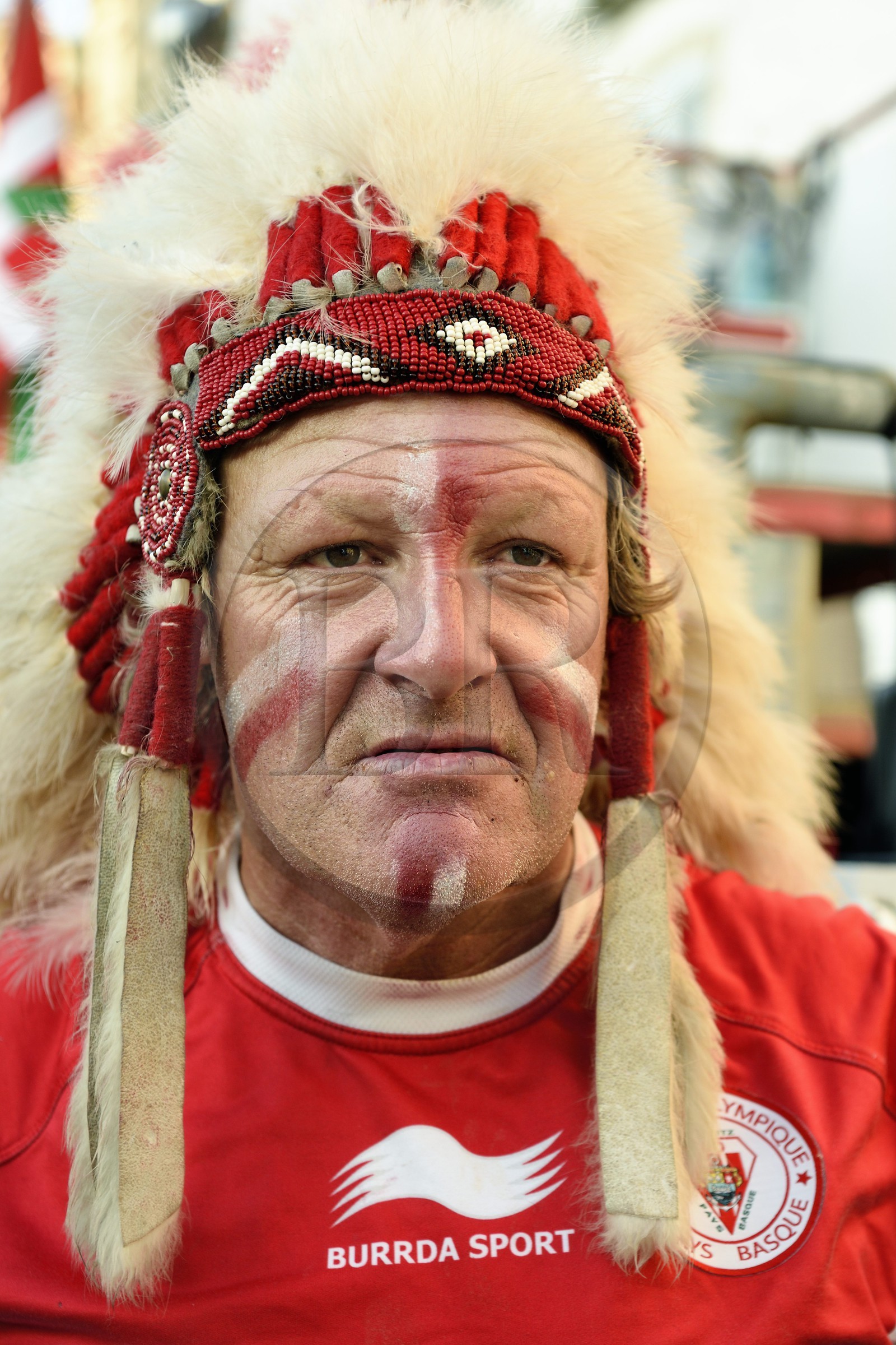 France, Pyrénées-Atlantiques (64), Pays-Basque, Bayonne, show avant un derby de Robert Rabagny dit Geronimo, ex-mascotte du club de rugby Biarritz Olympique