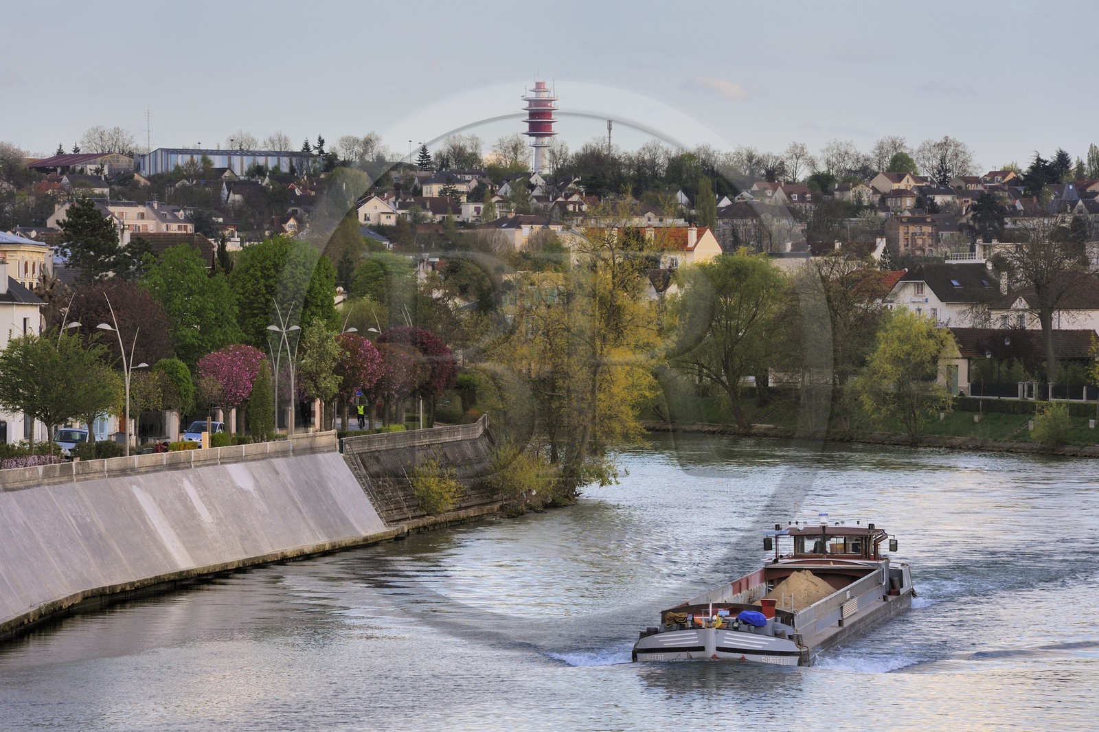 France, Val-de-Marne (94), les bords de Marne, Bry-sur-Marne, péniche sur la Marne