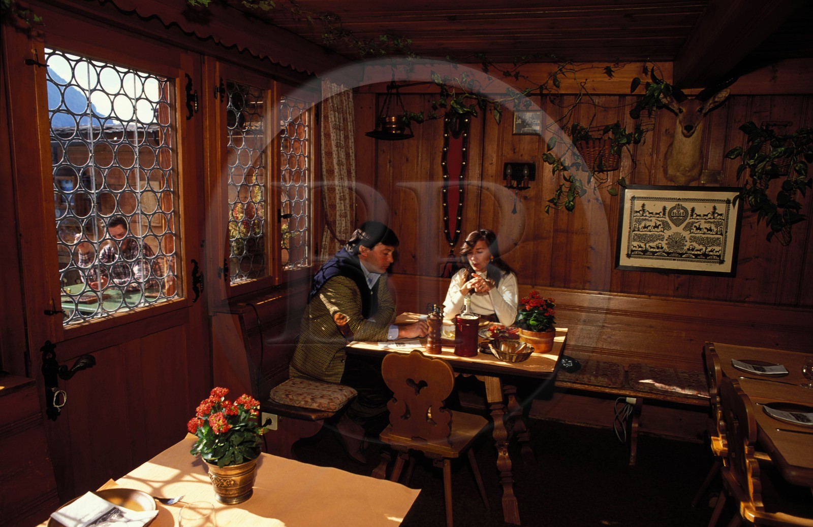 Suisse, région de Bern (Oberland Bernois), Restaurant ìle Grand Cerf à Rougemont