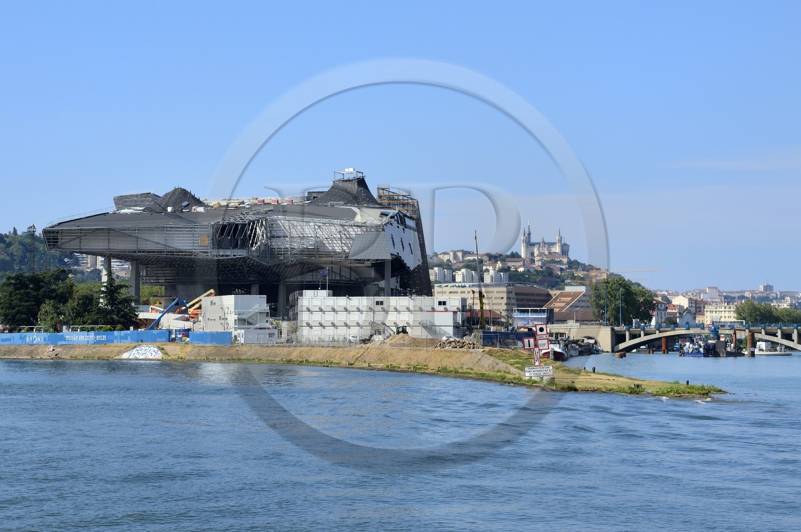 France, Rhône (69), Lyon, nouveau quartier de La Confluence au sud de la Presqu'île, le chantier du futur musée des Confluences au  confluent du Rhône et de la Saône