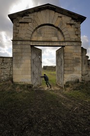 France, Yvelines (78), Saint-Cyr-l'Ecole, Porte de Maintenon sur le Domaine de Versailles, ferme de Gally (potager en libre-service)