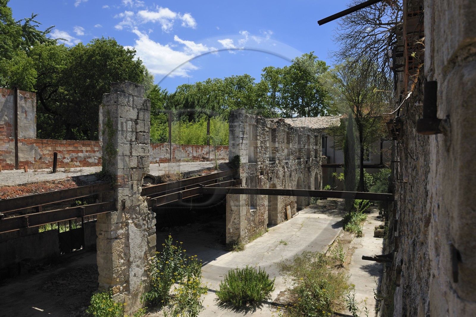 France, Hérault (34), Villeneuvette, ancienne manufacture royale, les ruines de l'usine