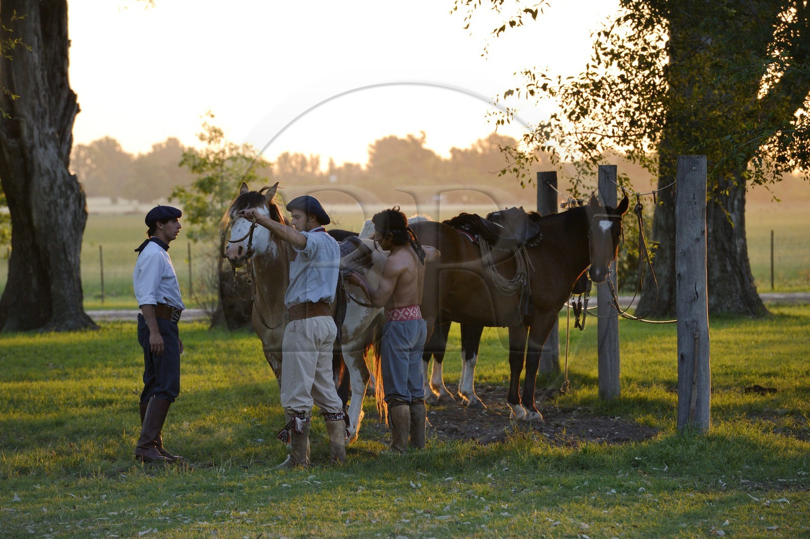 Argentina, Buenos Aires Province, San Antonio de Areco, gauchos at the estancia La Bamba de Areco