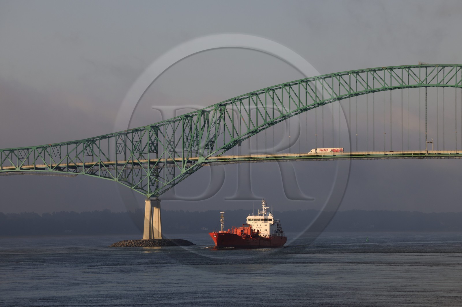 Canada, province de Québec, le pont sur le fleuve Saint-Laurent à Trois-Rivières