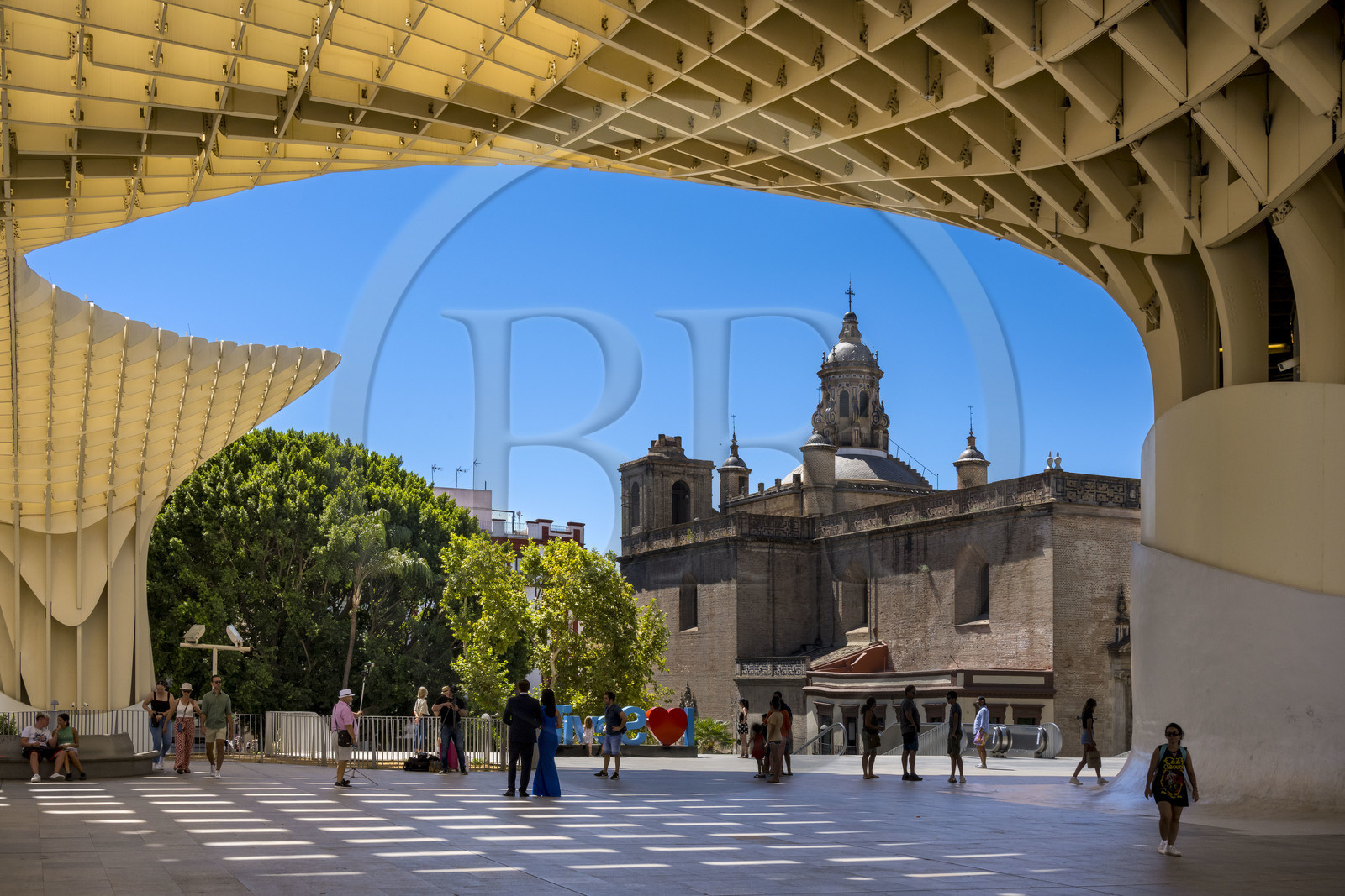 Espagne, Andalousie, Séville, Plaza de la Encarnacion - Plaza Mayor, Metropol Parasol ou Setas de Sevilla (construit en 2011) par l'architecte  Jurgen Mayer-Hermann