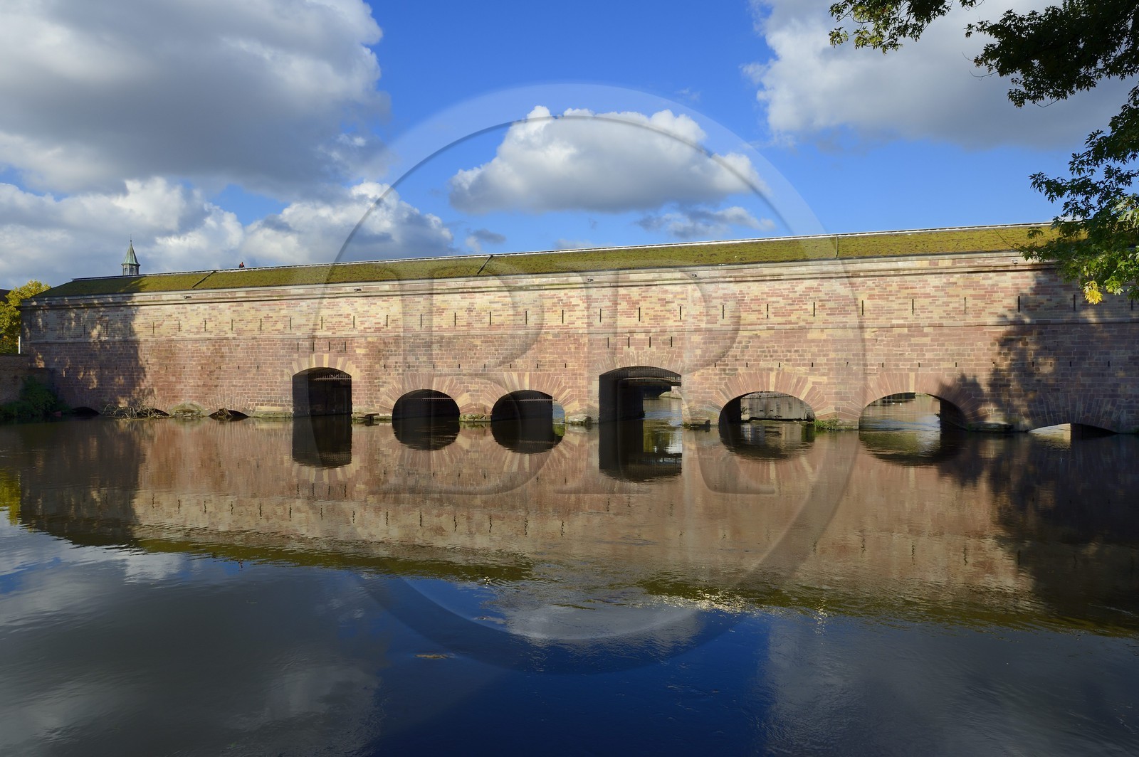France, Bas Rhin (67), Strasbourg, vieille ville classée au Patrimoine Mondial de l'UNESCO, quartier de la Petite France, le barrage Vauban