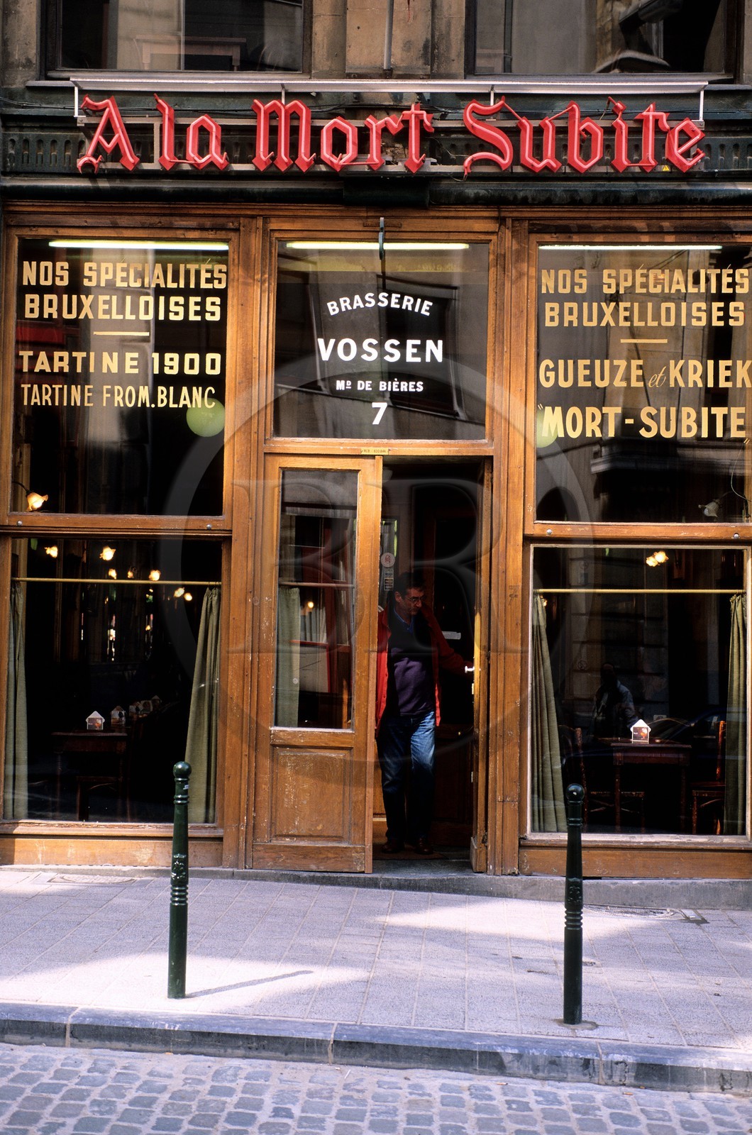 Belgique, Bruxelles, Café belle époque A la Mort Subite rue de la Montagne-aux-herbes-potagères