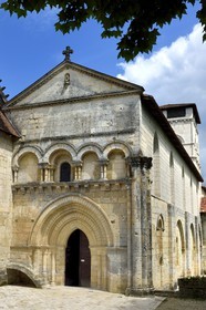 France, Dordogne (24), Périgord Blanc, abbaye romane de Chancelade, l'église abbatiale
