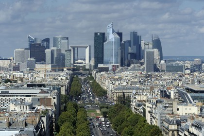 France, Paris (75), l'axe royal de la Concorde à La Défense, avenue de la Grande Armée, vu du haut de l'Arc de Triomphe
