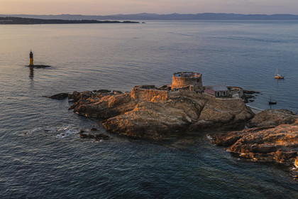 France, Var (83), Iles d'Hyères, parc national de Port Cros, Ile de Porquerolles, Fort du Petit Langoustier datant du XVIIème siècle sur son ilot (vue aérienne)