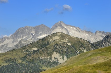 France, Hautes Pyrenees, Saint Lary Soulan and Vielle-Aure, hike on a variant of the GR10 between the Portet pass and the Bastan lakes on the edge of the Neouvielle nature reserve in the background